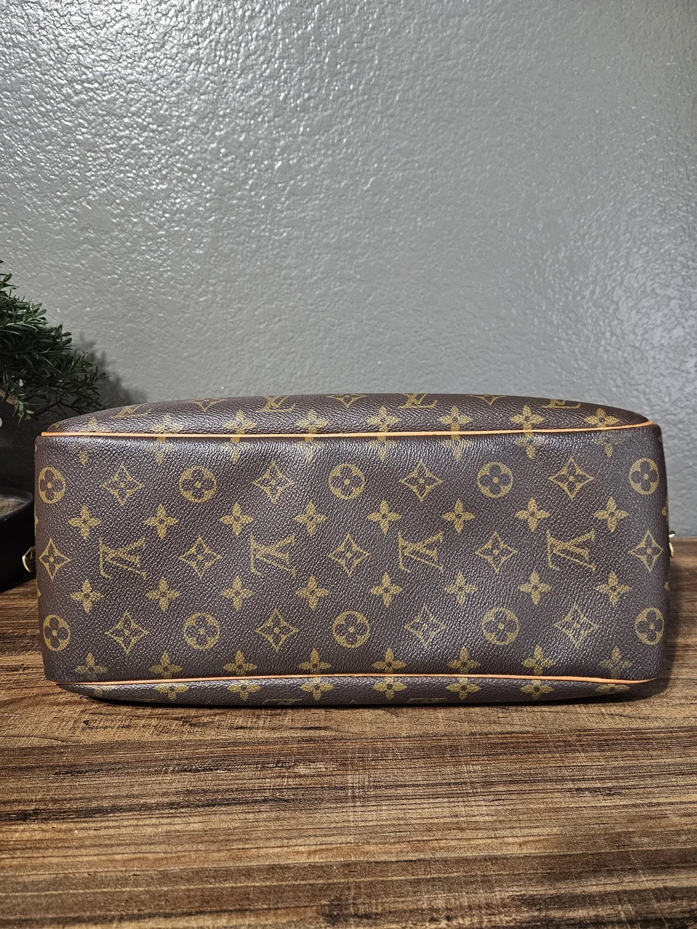 Authentic Louis Vuitton Vintage Deauville Monogram Canvas